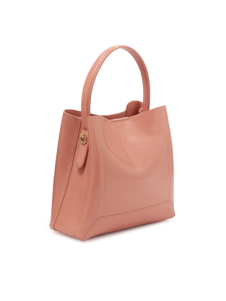 Elegancka różowa torebka o sztywnej konstrukcji