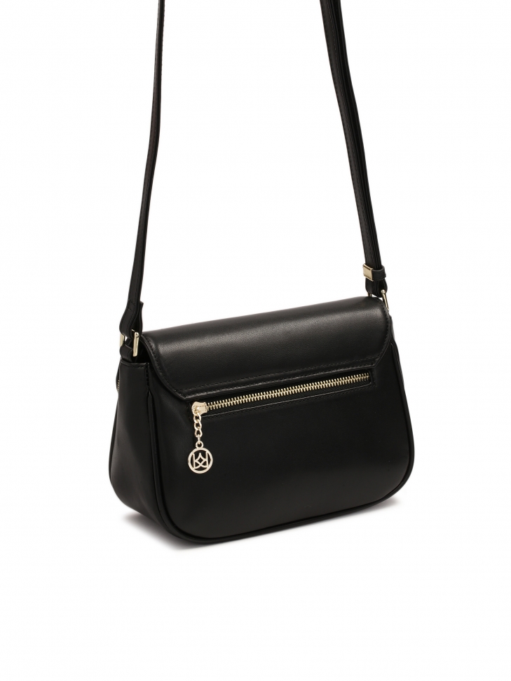 Usztywniana czarna torebka z regulowanym paskiem