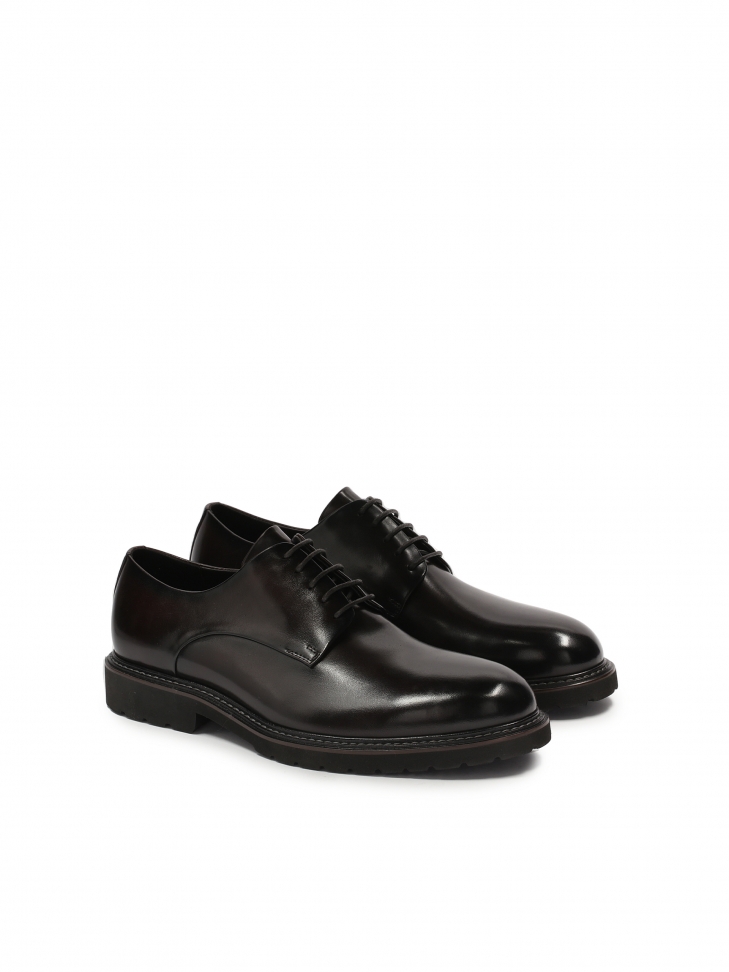 Brązowe półbuty z otwartą przyszwą