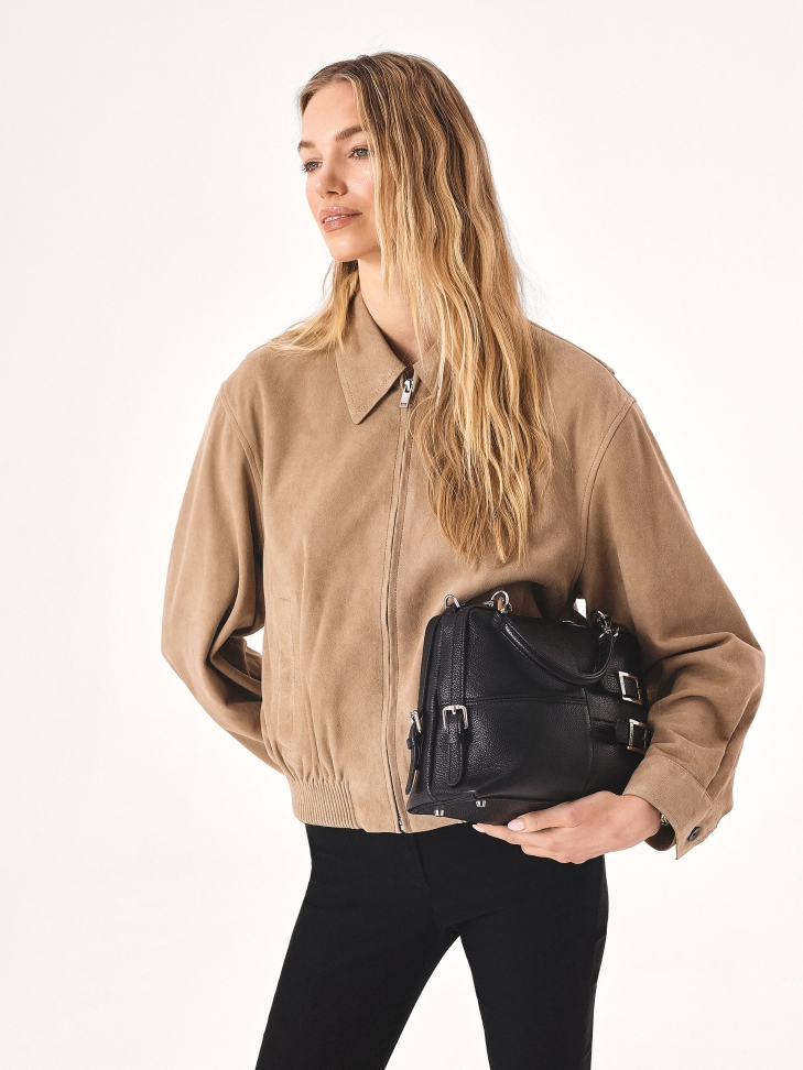 Czarna skórzana torebka z odpinanymi rączkami