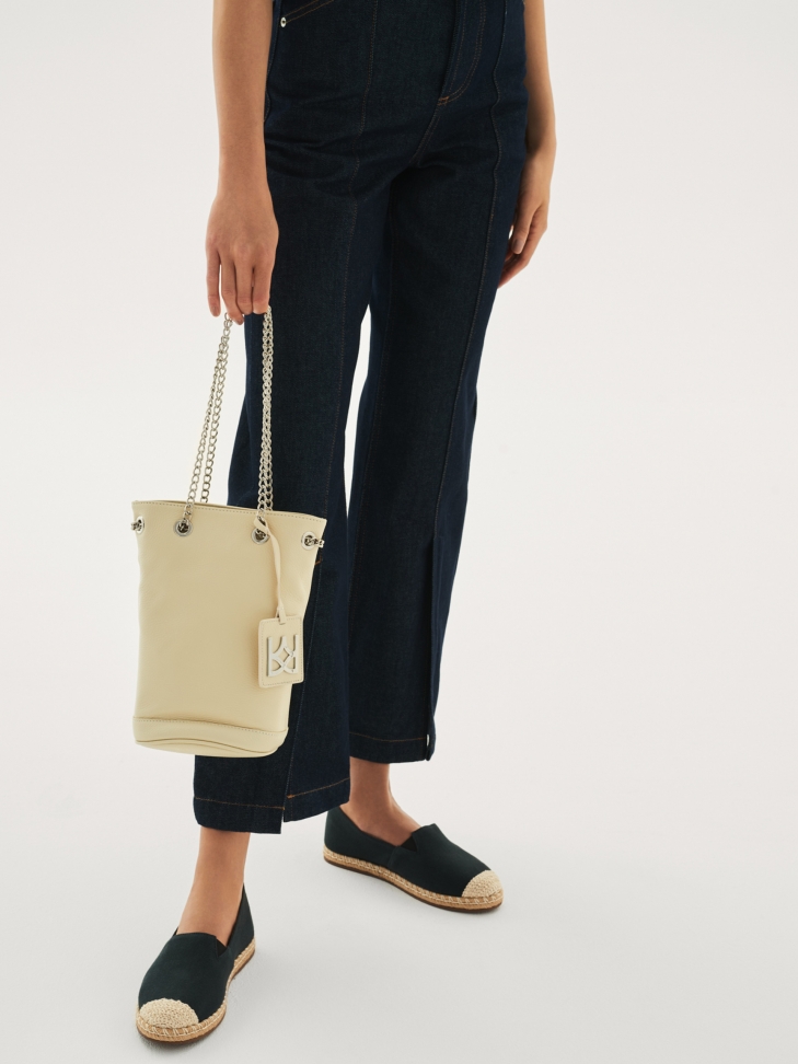 Czarne półbuty damskie