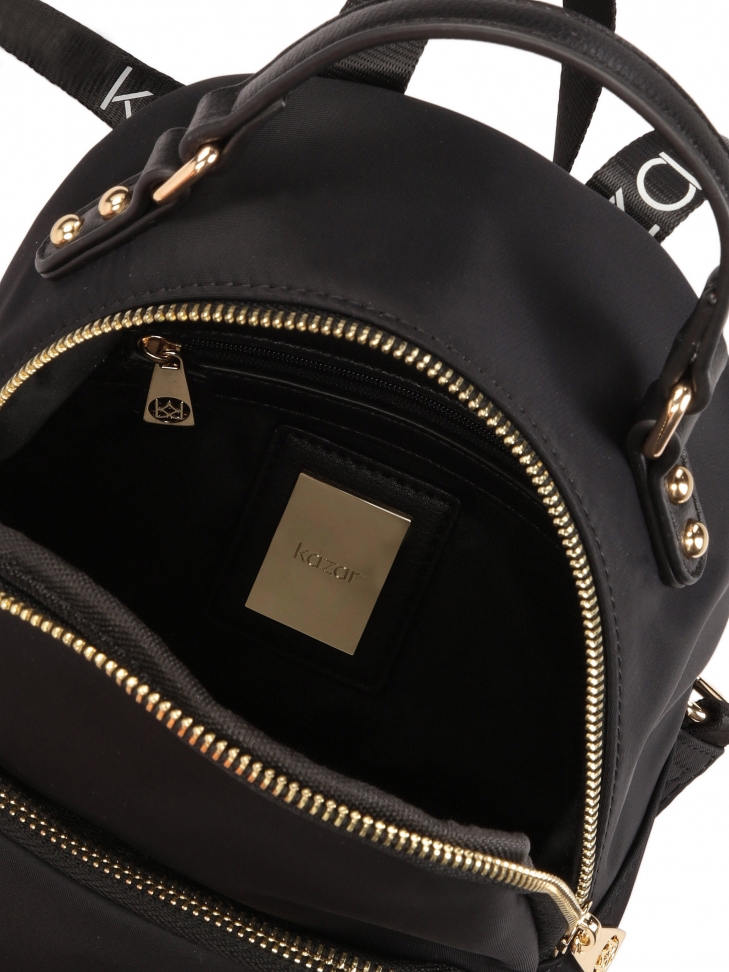 Mały czarny plecak z tkaniny z recyklingu