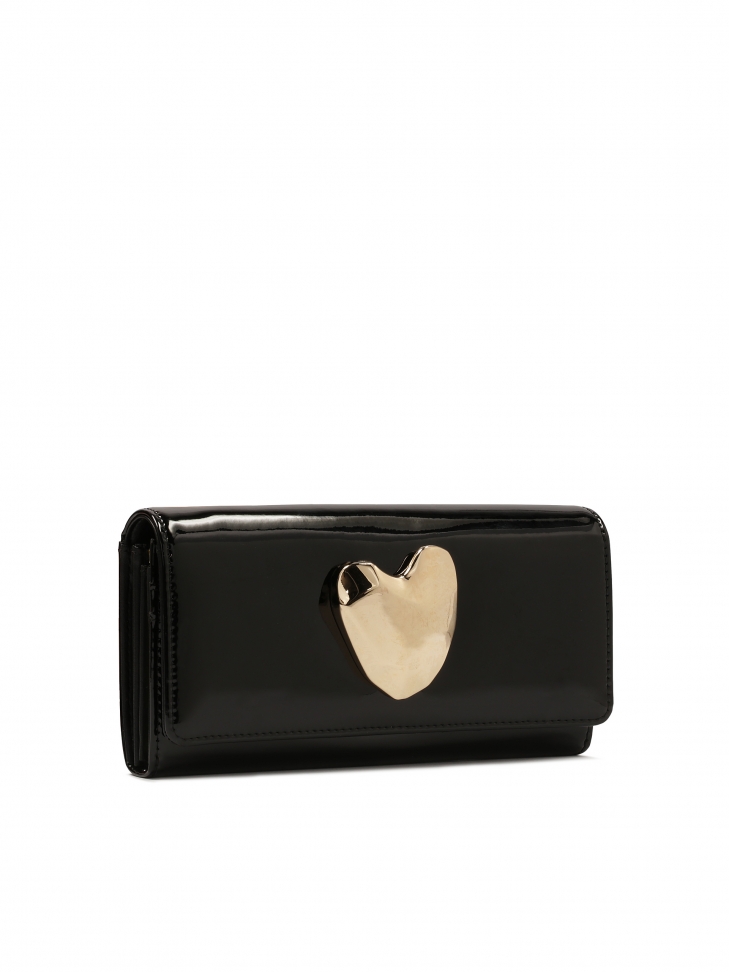 Lakierowany czarny portfel z biżuteryjną ozdobą