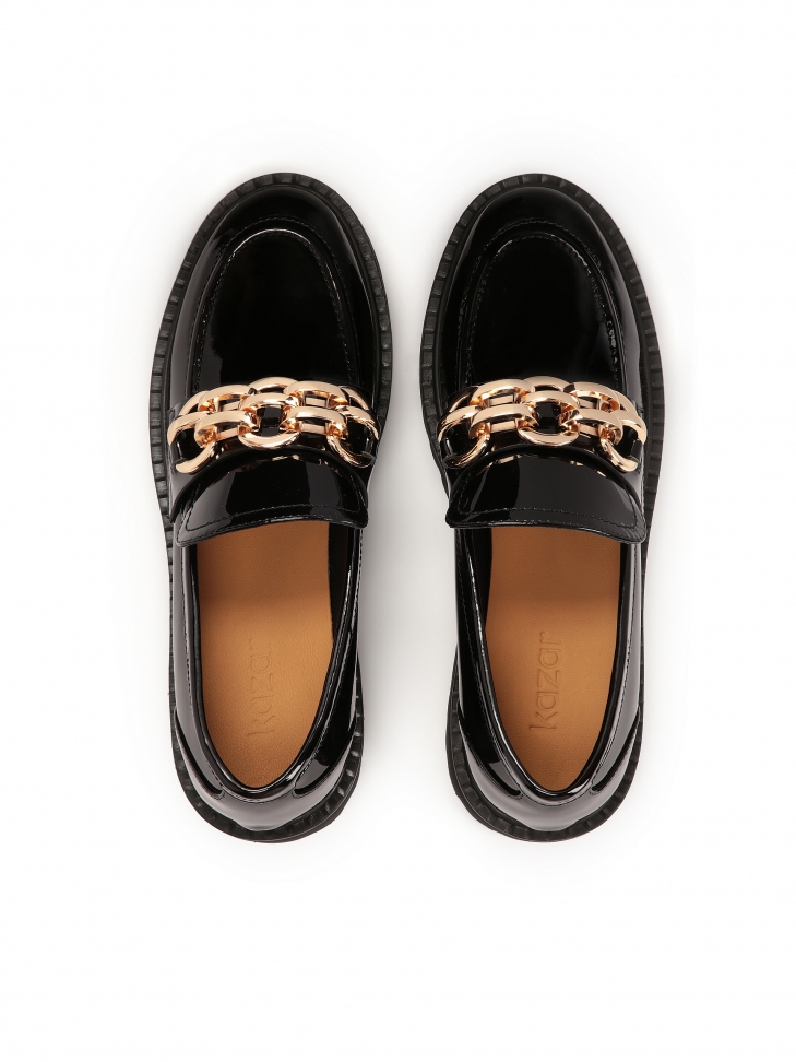 Lakierowane półbuty slip on na podeszwie track