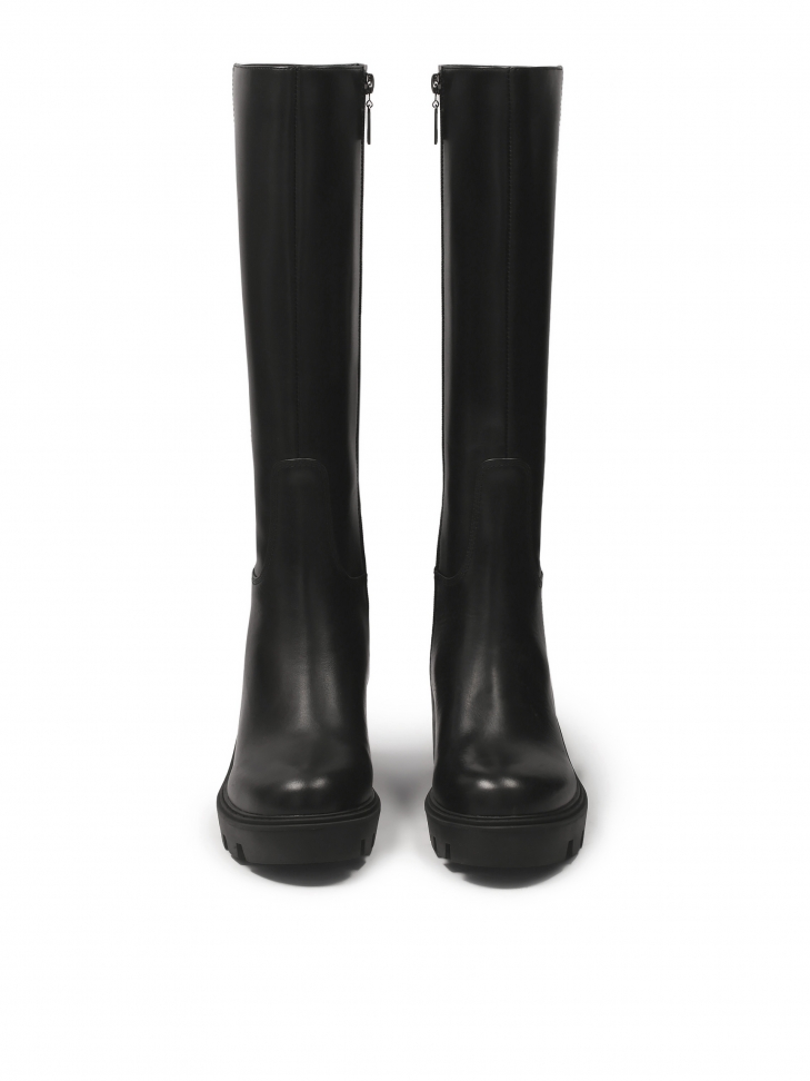 Czarne skórzane kozaki na szerokim obcasie
