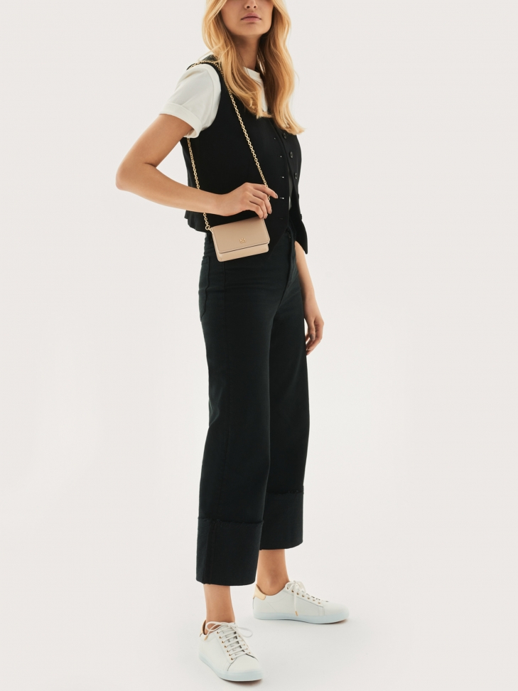 Białe sneakersy damskie