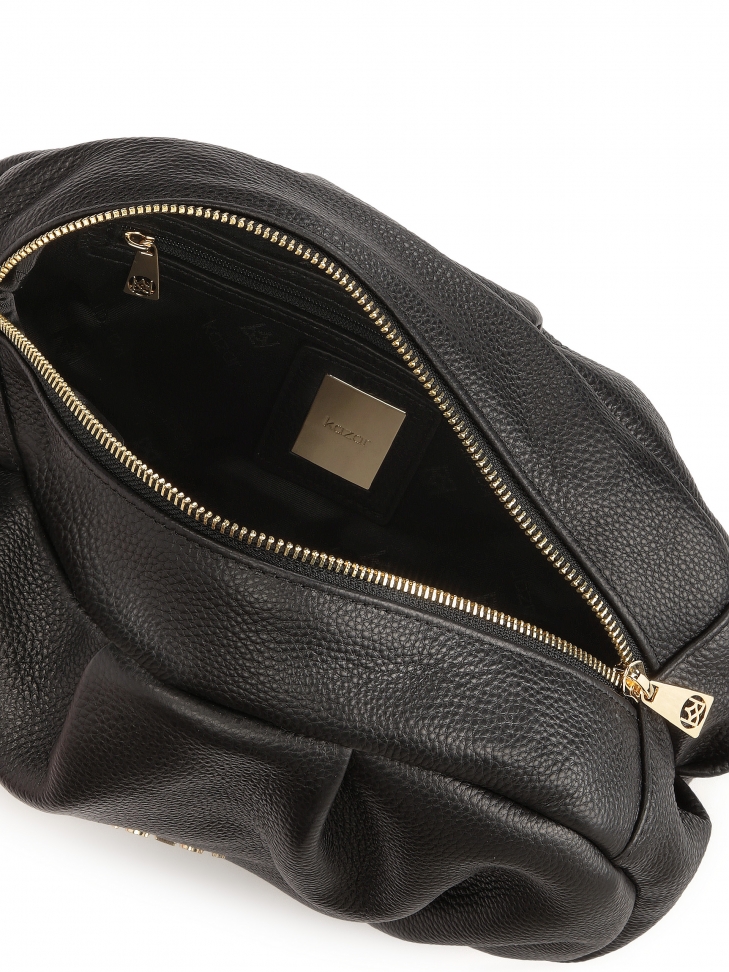 Czarna skórzana kopertówka do ręki