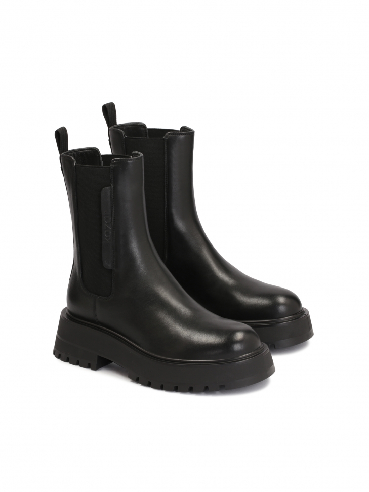Skórzane botki typu chelsea na grubej podeszwie