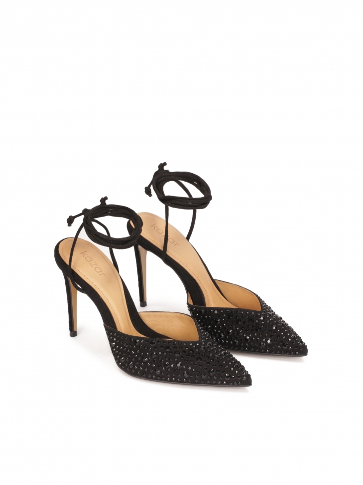 Czarne wiązane czółenka z odytą piętą