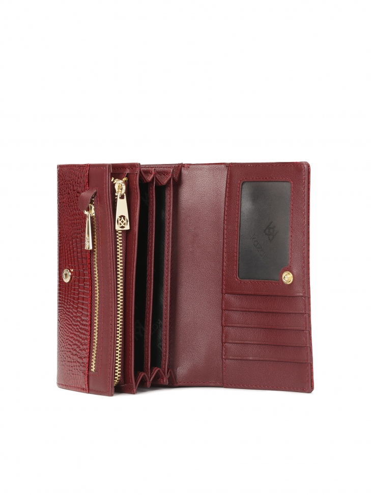 Czerwony lakierowany portfel w tłoczony wzór