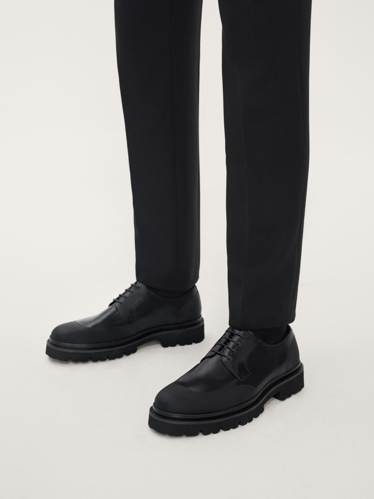 Nowoczesne czarne półbuty męskie