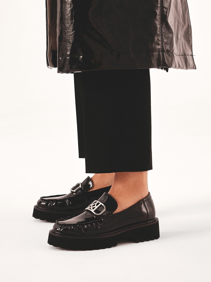 Loafersy z grubą podeszwą i marszczoną cholewką