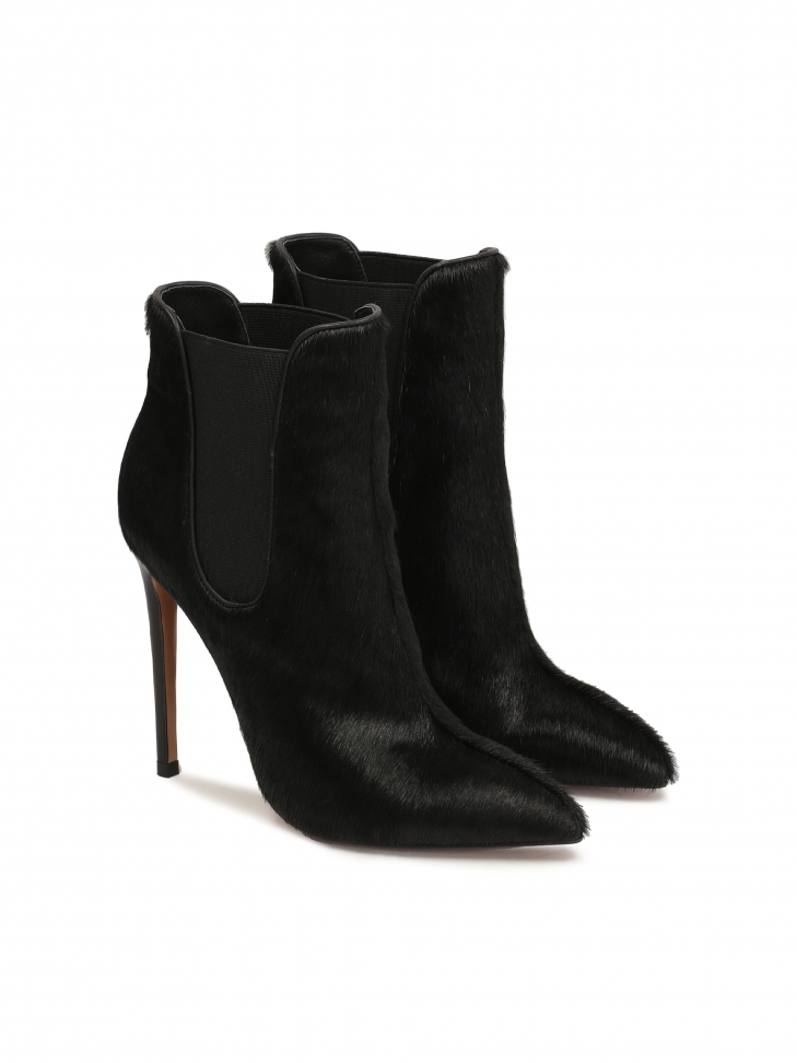 Czarne klasyczne botki damskie ze skóry z naturalnym włosiem