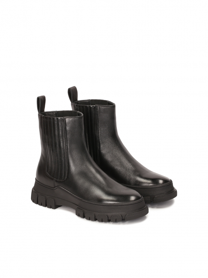 Wsuwane botki na prostej podeszwie