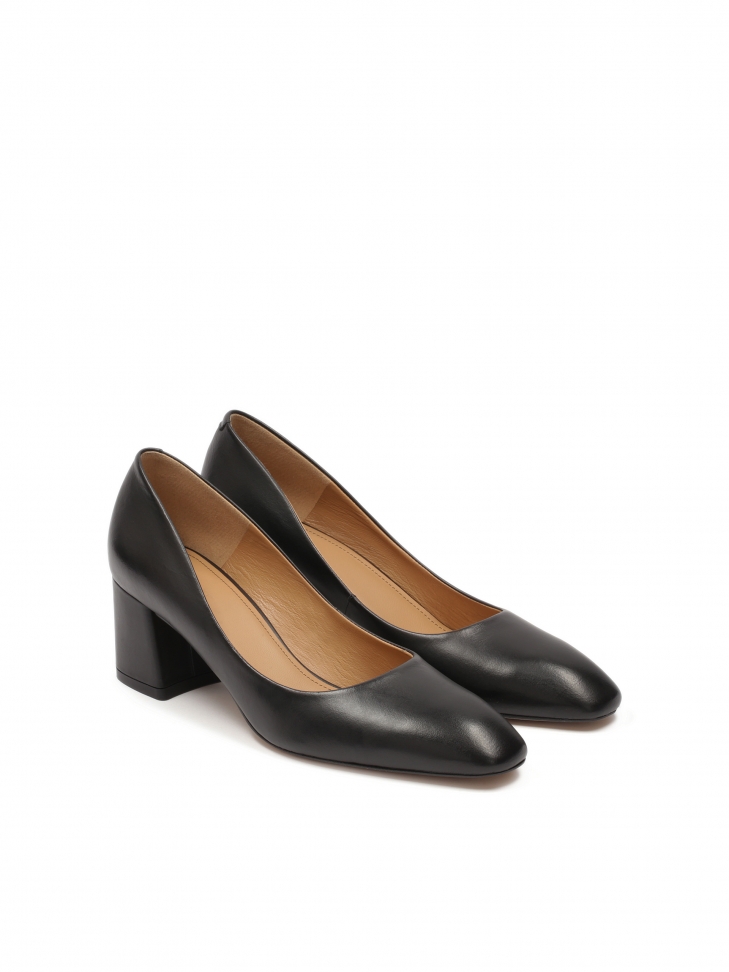 Klasyczne czarne czółenka na szerokim obcasie