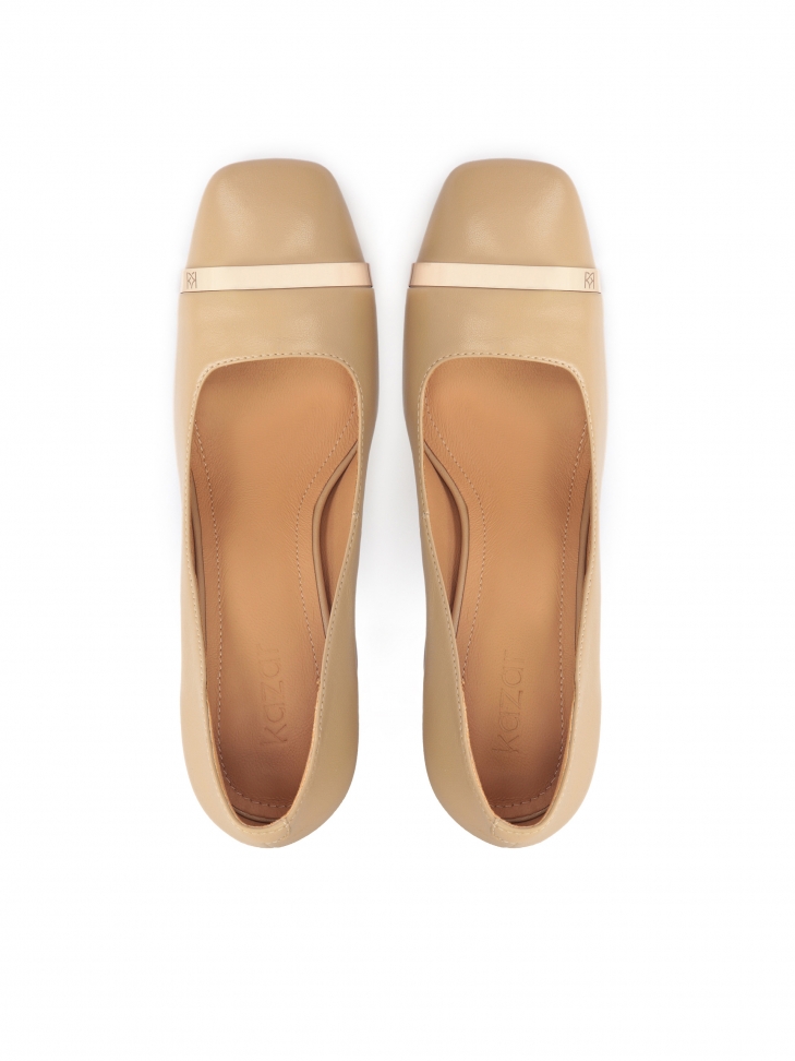 Jasnobrązowe skórzane czółenka na wysokim słupku