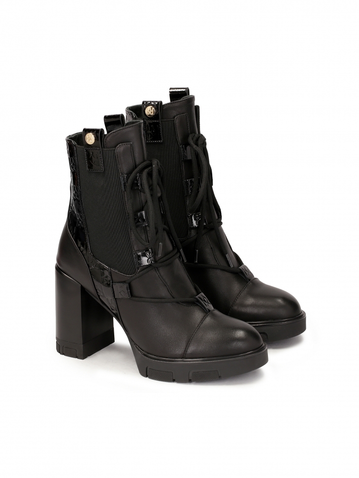 Skórzane botki z atrakcyjnym sznurowaniem