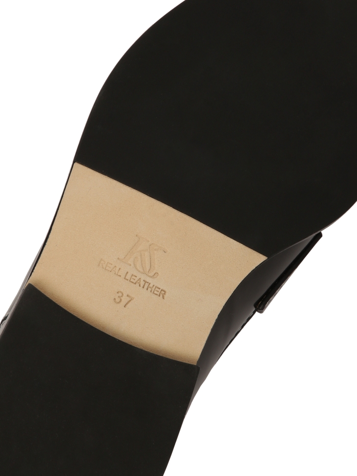 Wsuwane czarne półbuty na płaskim obcasie