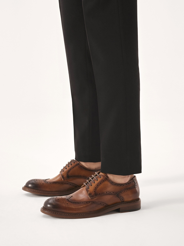 Wizytowe półbuty brogsy z ażurowym zdobieniem