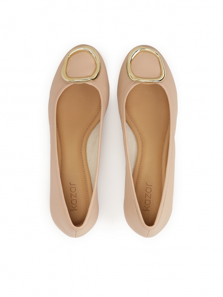 Skórzane baleriny w pastelowym kolorze