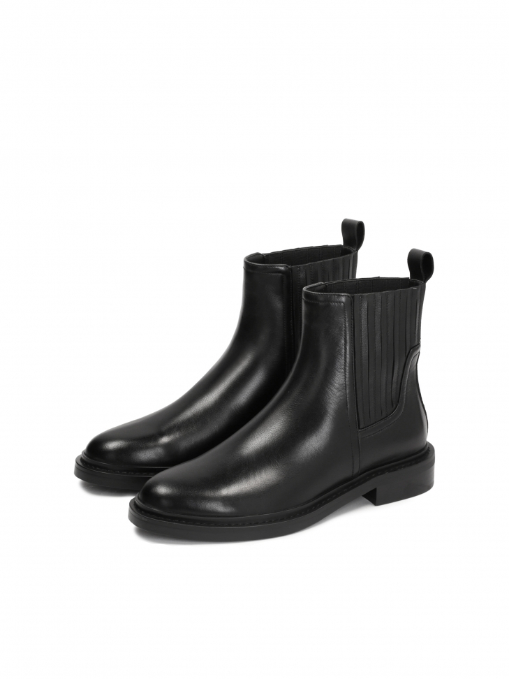 Botki chelsea ze skóry w czarnym kolorze