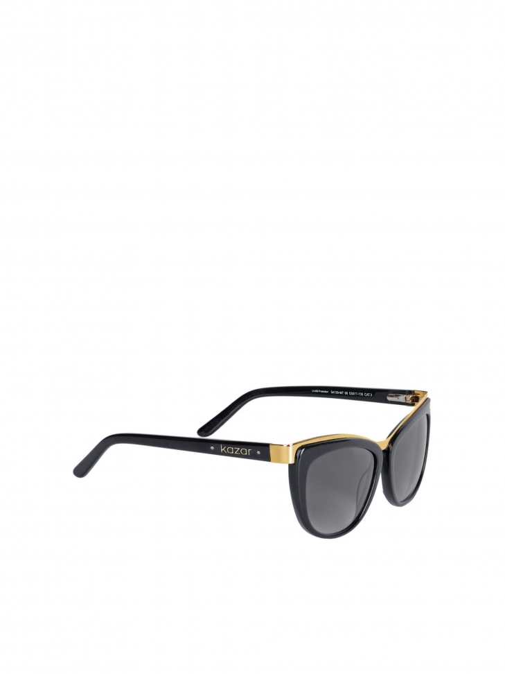 Czarne okulary przeciwsłoneczne