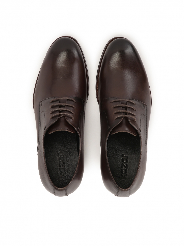 Klasyczne brązowe półbuty z otwartą przyszwą