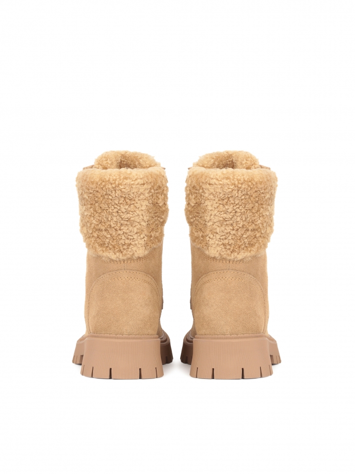 Jasnobrązowe trzewiki damskie z kożuszkiem i trepową podeszwą