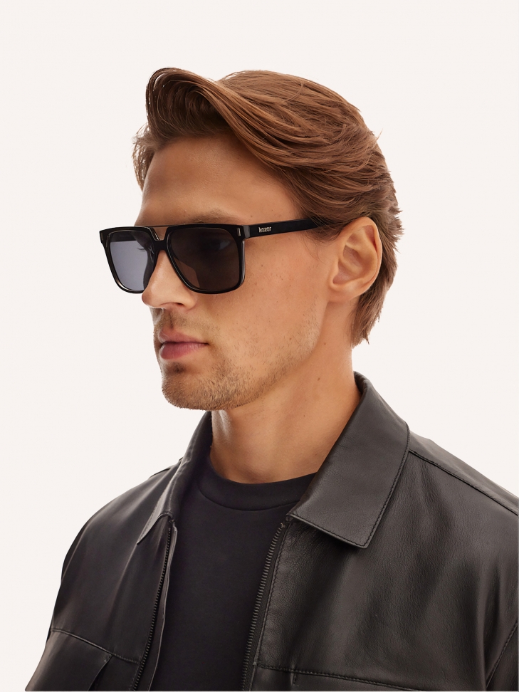 Czarne okulary przeciwsłoneczne