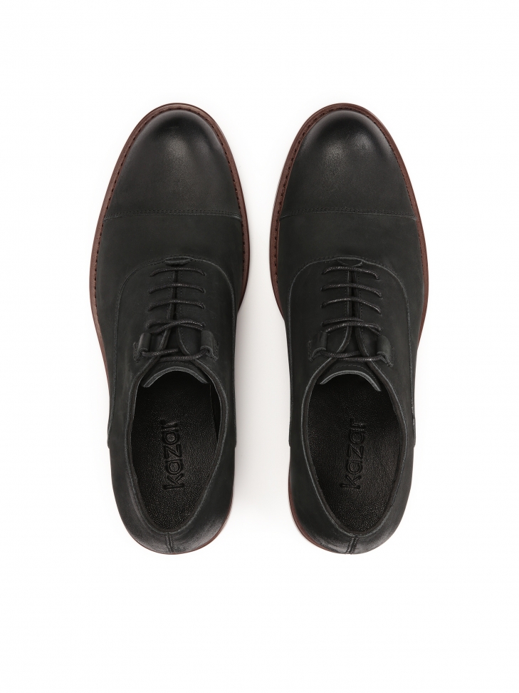 Czarne nubukowe półbuty na kontrastującej podeszwie