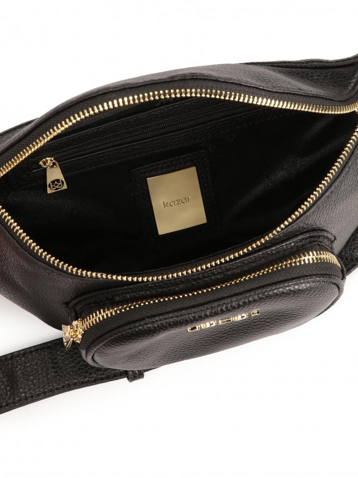 Czarna nerka z kieszonką na przodzie