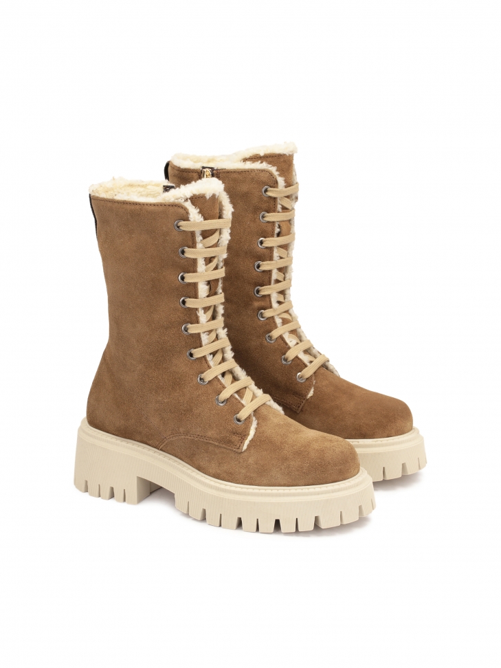 Brązowe trzewiki z zamszu na podeszwie track