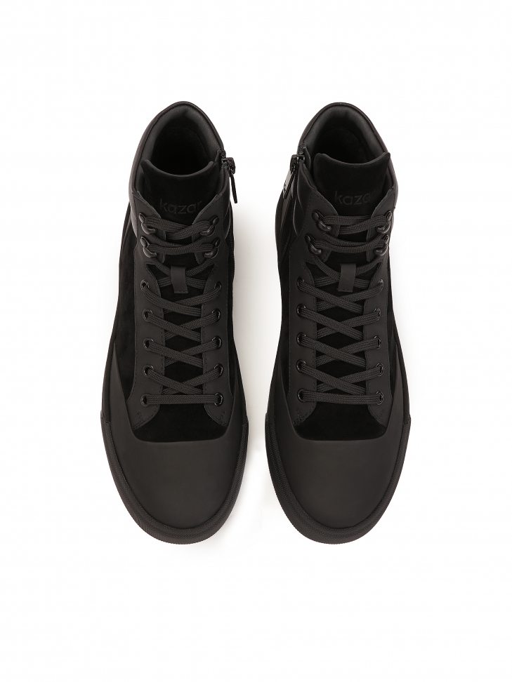 Wysokie sneakersy z trzech różnych materiałów