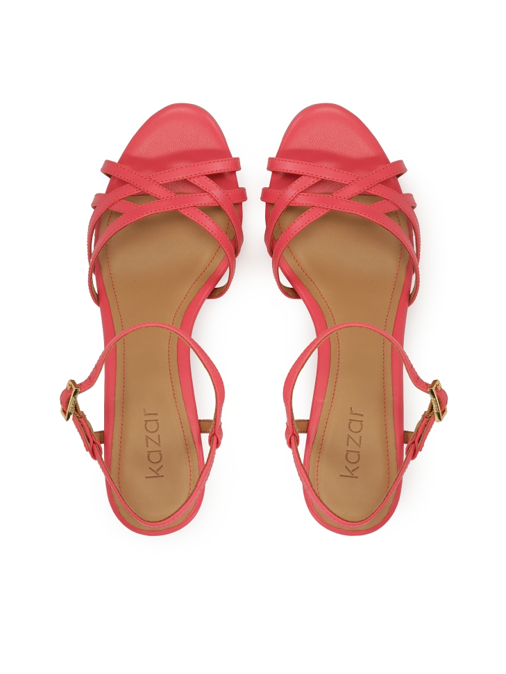 Różowe sandały na obcasie