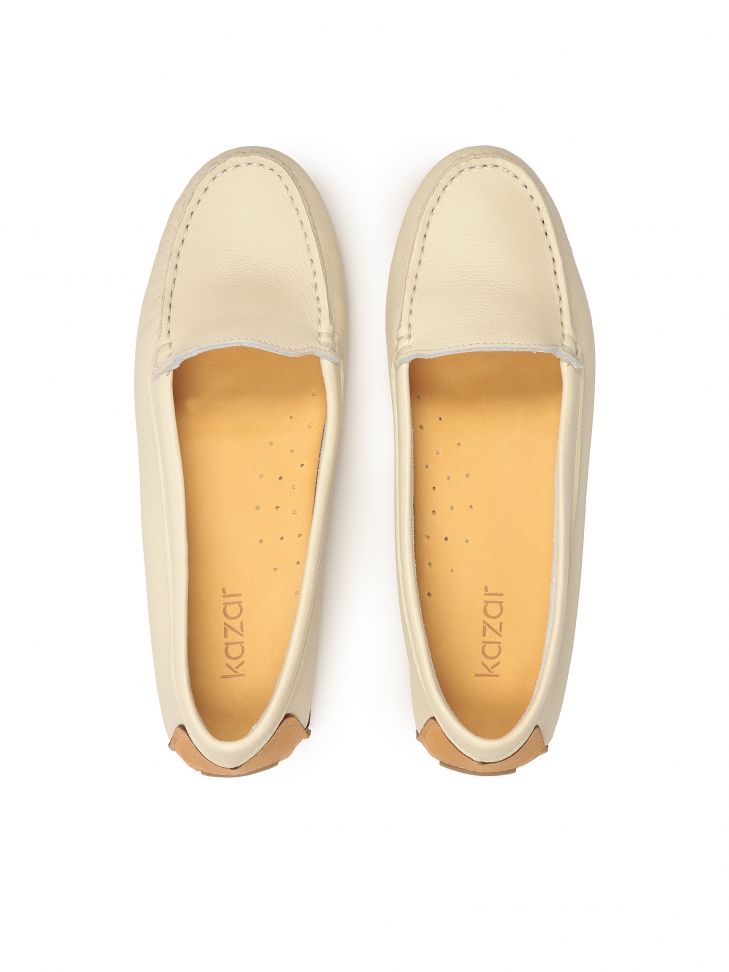 Skórzane mokasyny z kontrastującą wstawką na pięcie