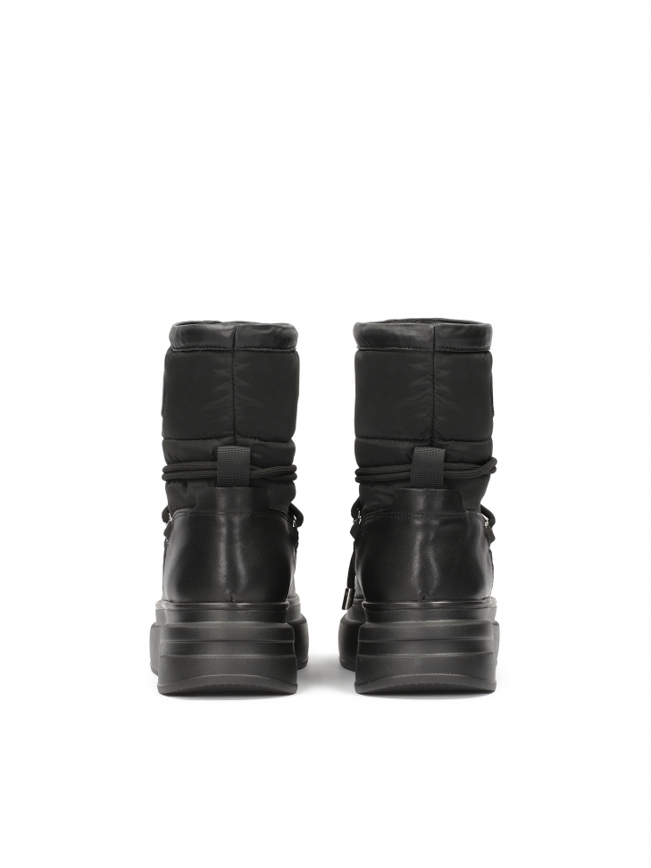 Czarne śniegowce z wiązaniem na grubej podeszwie