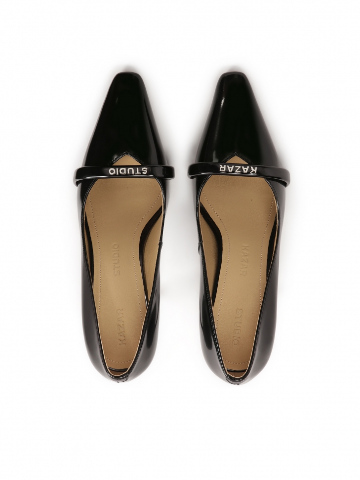 Czarne czółenka na obcasie z noskiem w szpic