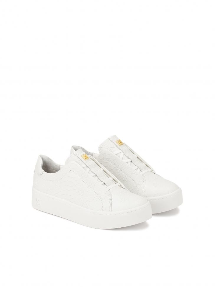 Białe sneakersy w tłoczone monogramy KAZAR