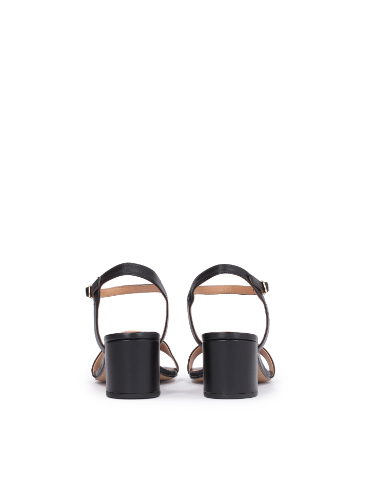 Klasyczne czarne sandały damskie