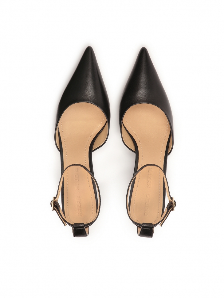 Czarne czółenka na obcasie z wyciętą cholewką