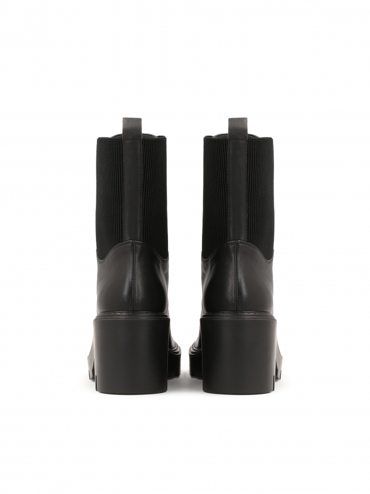 Sznurowane botki ze skóry na grubym obcasie