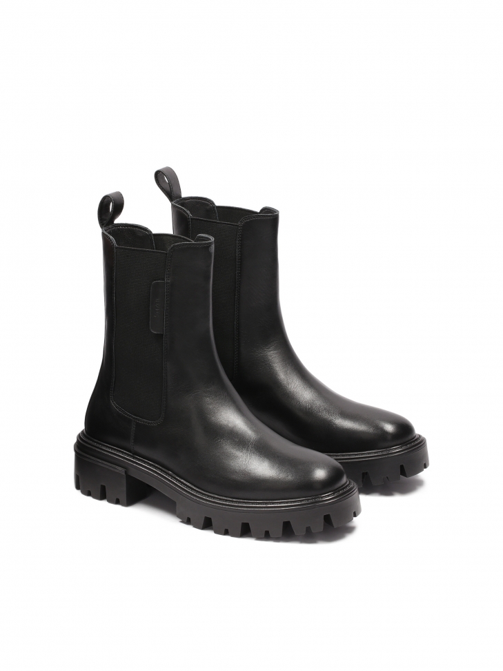 Skórzane botki z elastycznymi gumami w cholewce