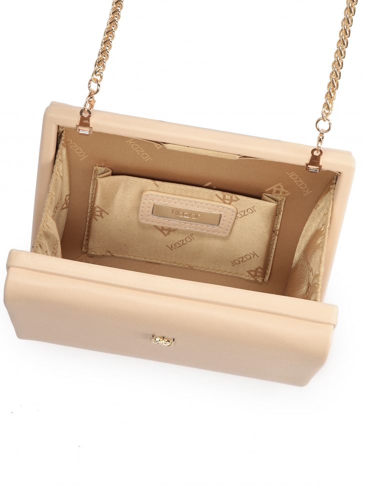 Mała sztywna torebka z łańcuchem na ramię