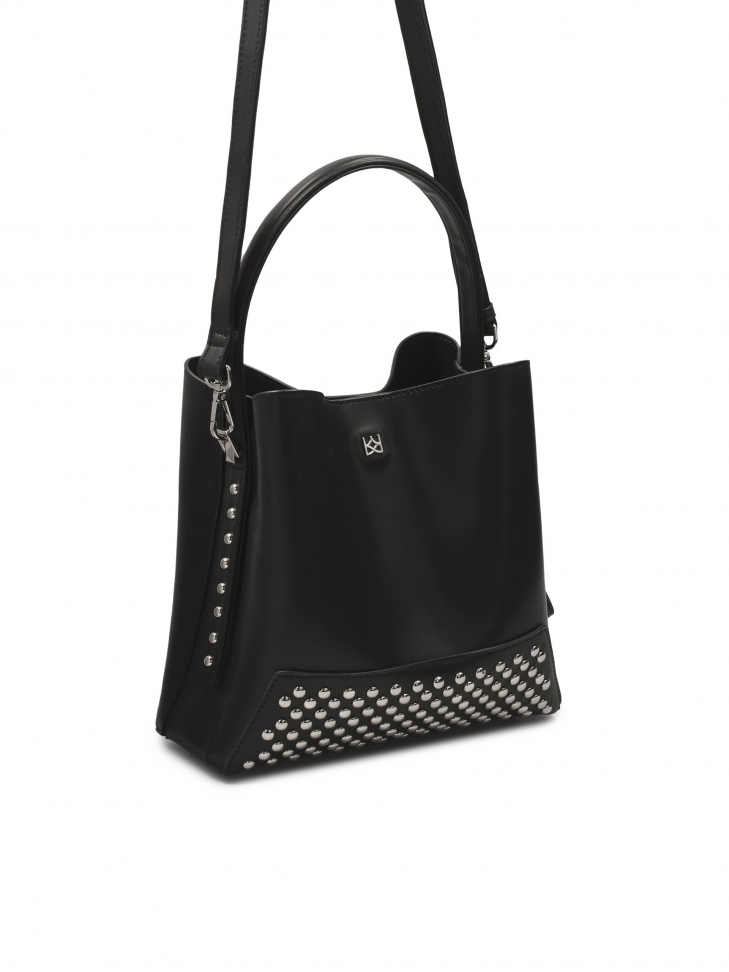 Czarna torebka ze srebrnymi nitami