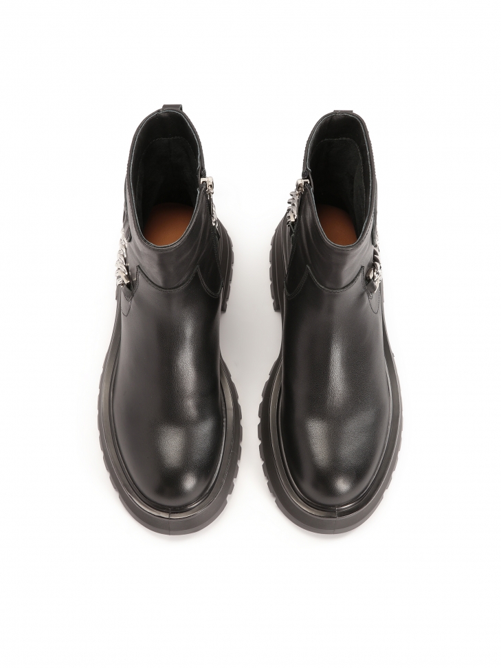 Skórzane czarne botki z suwakiem i łańcuchem