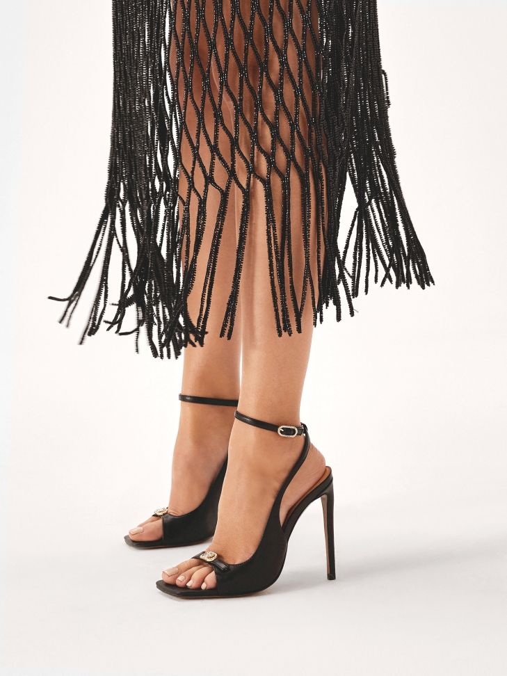 Eleganckie sandały z kwadratowymi noskami