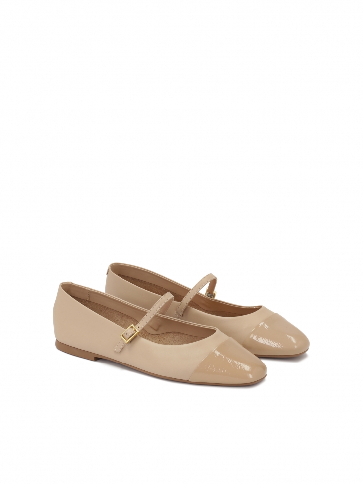 Baleriny z paskiem i lakierowanym noskiem