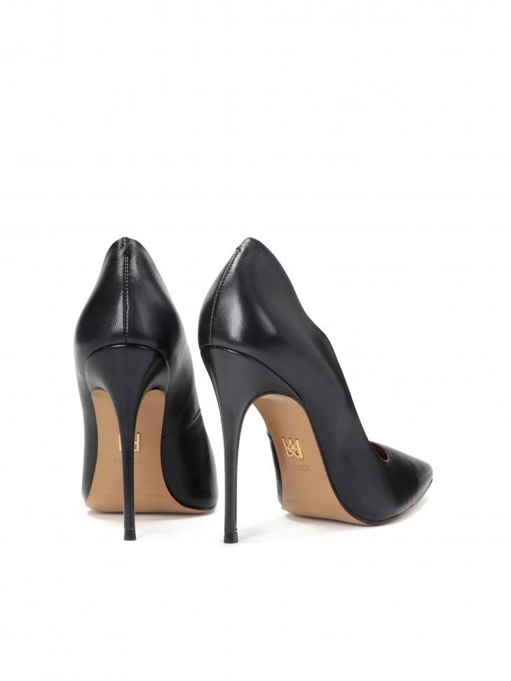 Czarne wysokie czółenka z falistą cholewką