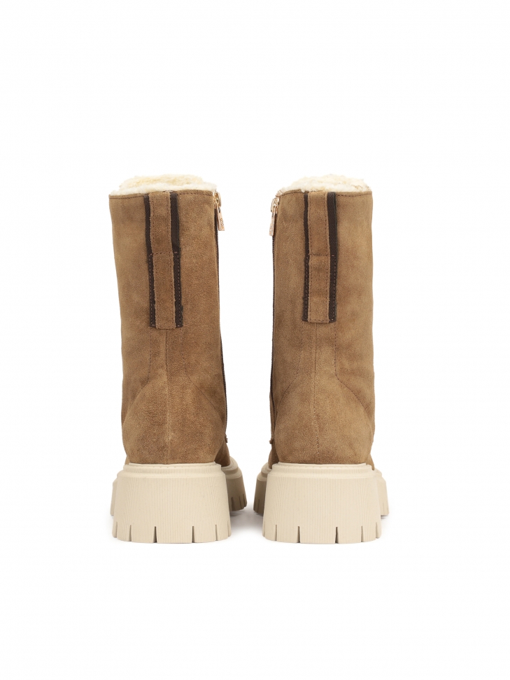 Brązowe trzewiki z zamszu na podeszwie track