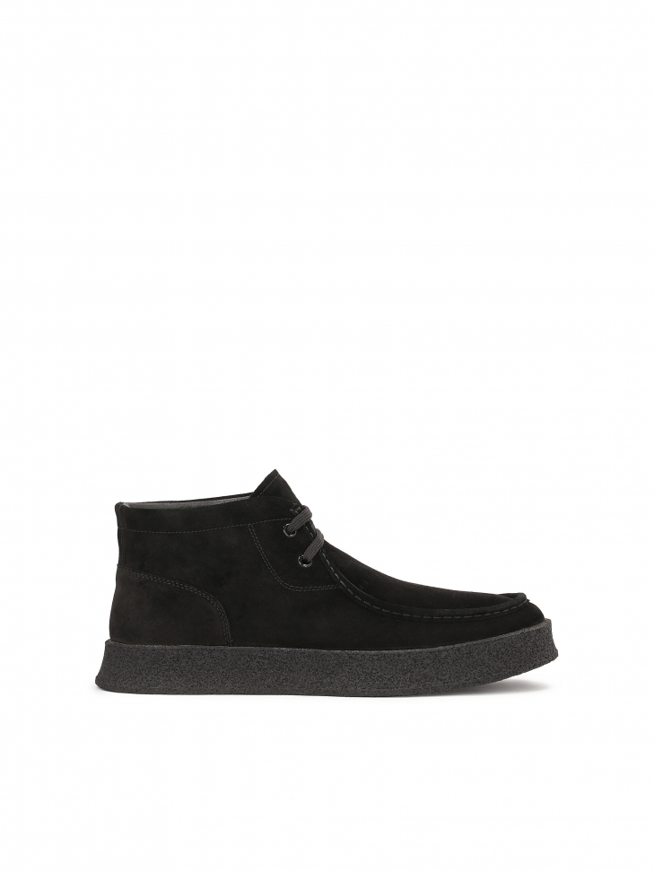 Czarne zamszowe sneakersy z ótkim sznurowaniem